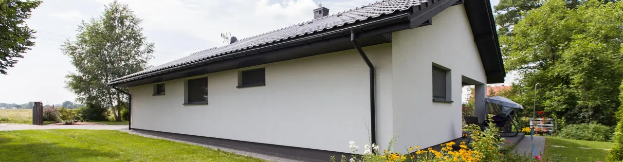 Zdjęcie Ile kosztuje rozbudowa domu w bok? Poznaj ukryte wydatki i czynniki