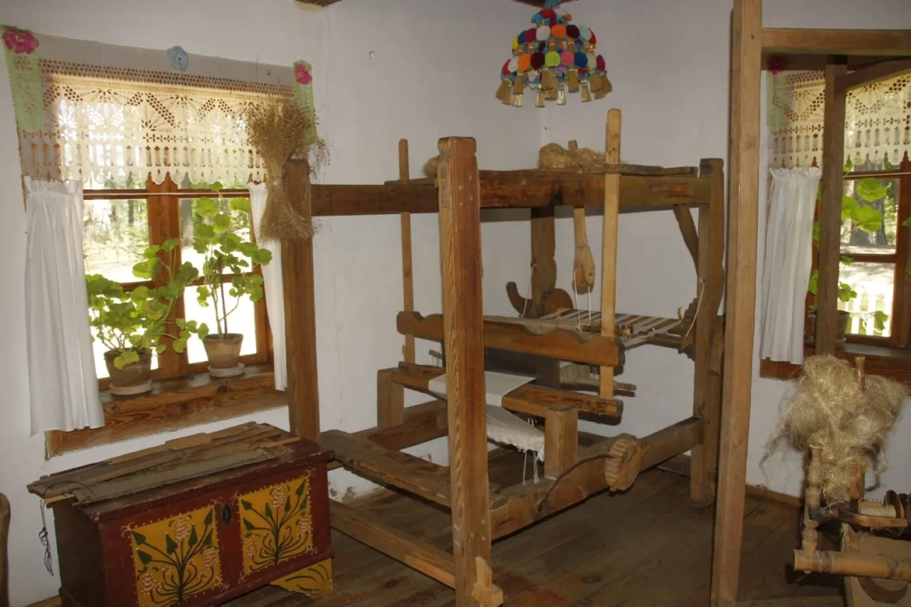 Zdjęcie Skansen Kurpiowski w Kadzidle – odkryj fascynującą kulturę Kurpiów