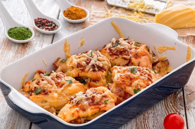 Zdjęcie Ile piec filety z kurczaka w piekarniku, aby były soczyste?