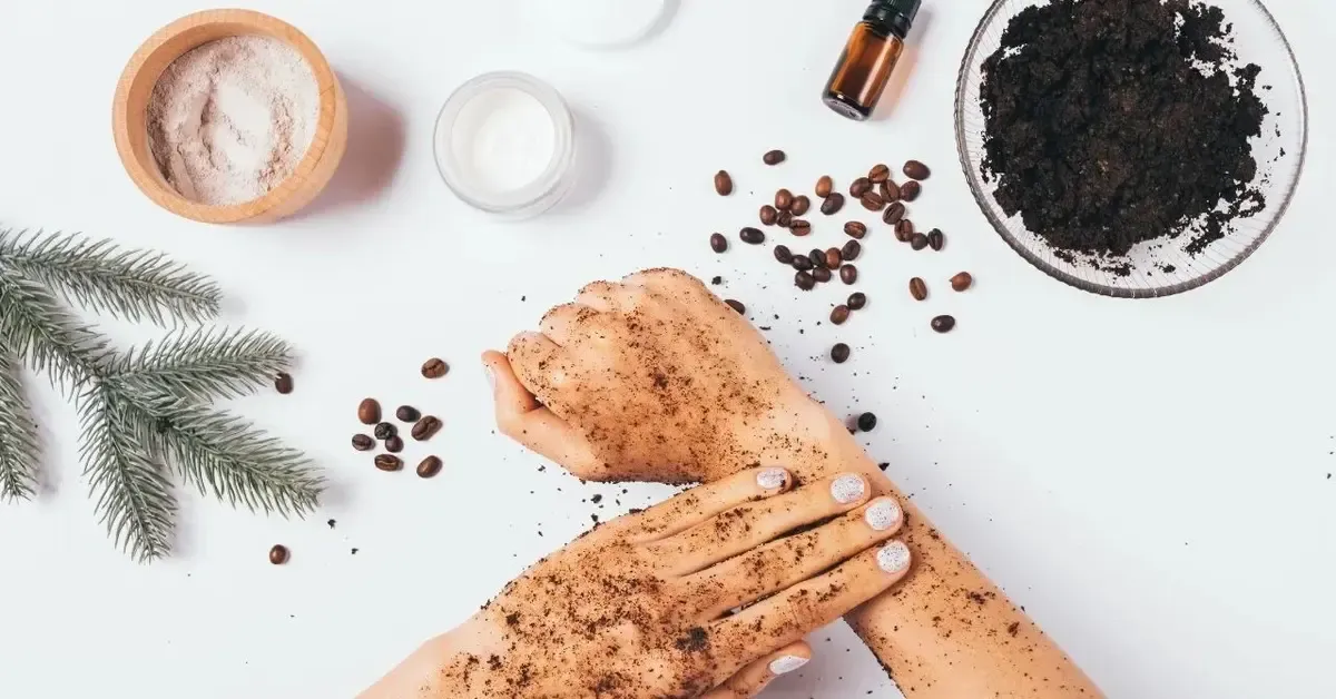 Zdjęcie Jaki peeling do cery dojrzałej, aby uniknąć podrażnień i uzyskać blask?