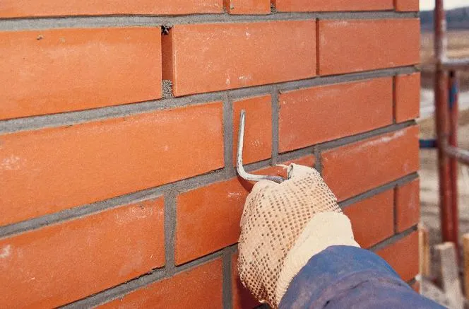 Zdjęcie Jak skutecznie uszczelnić komin z klinkieru: 5 sprawdzonych sposobów naprawy