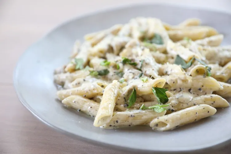 Zdjęcie Szybkie dania jednogarnkowe z makaronem penne, które pokochasz