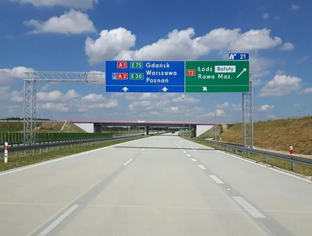 Zdjęcie Znaki zjazdu z autostrady: co oznaczają i jak je rozpoznać