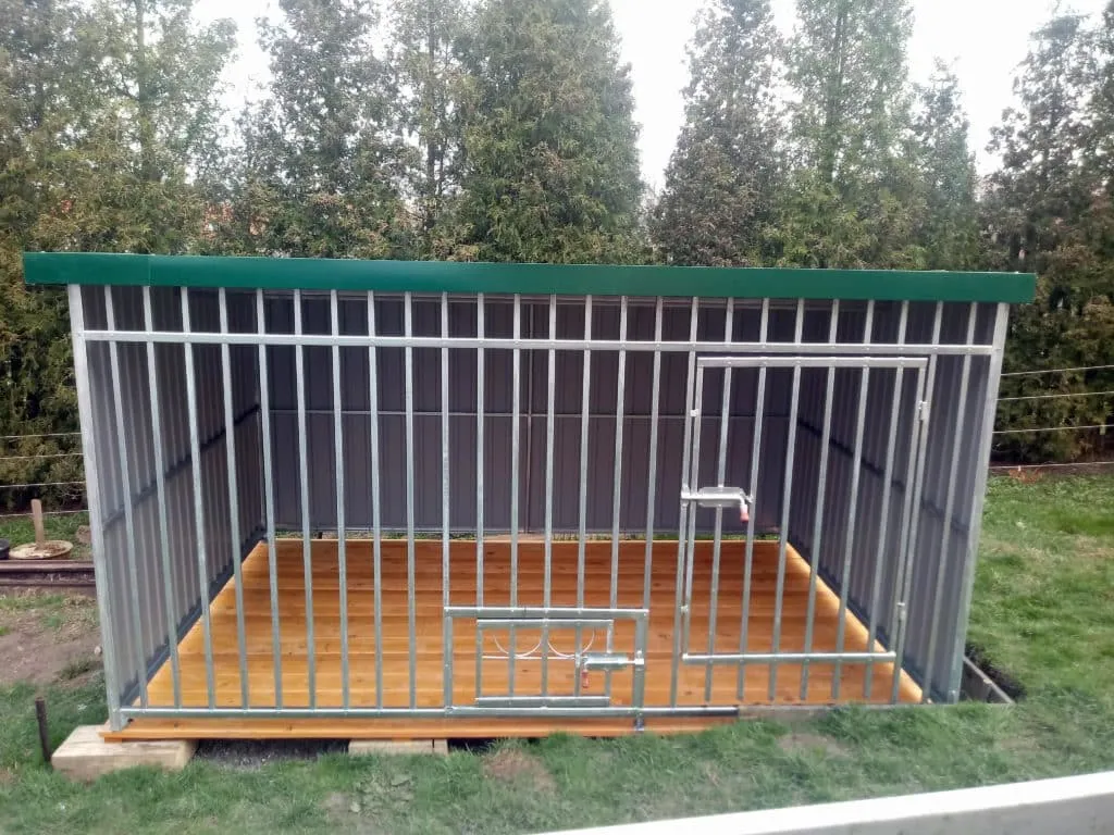 Zdjęcie Jak zrobić kojec dla psa - krok po kroku, aby zapewnić bezpieczeństwo