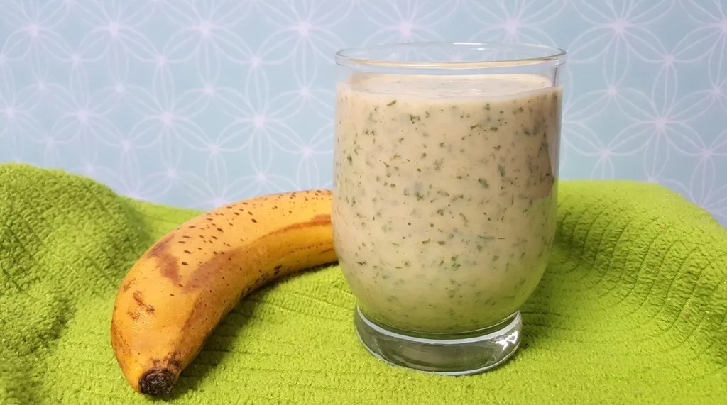 Zdjęcie Zdrowy koktajl z pietruszki i banana, który pokochasz za smak i właściwości