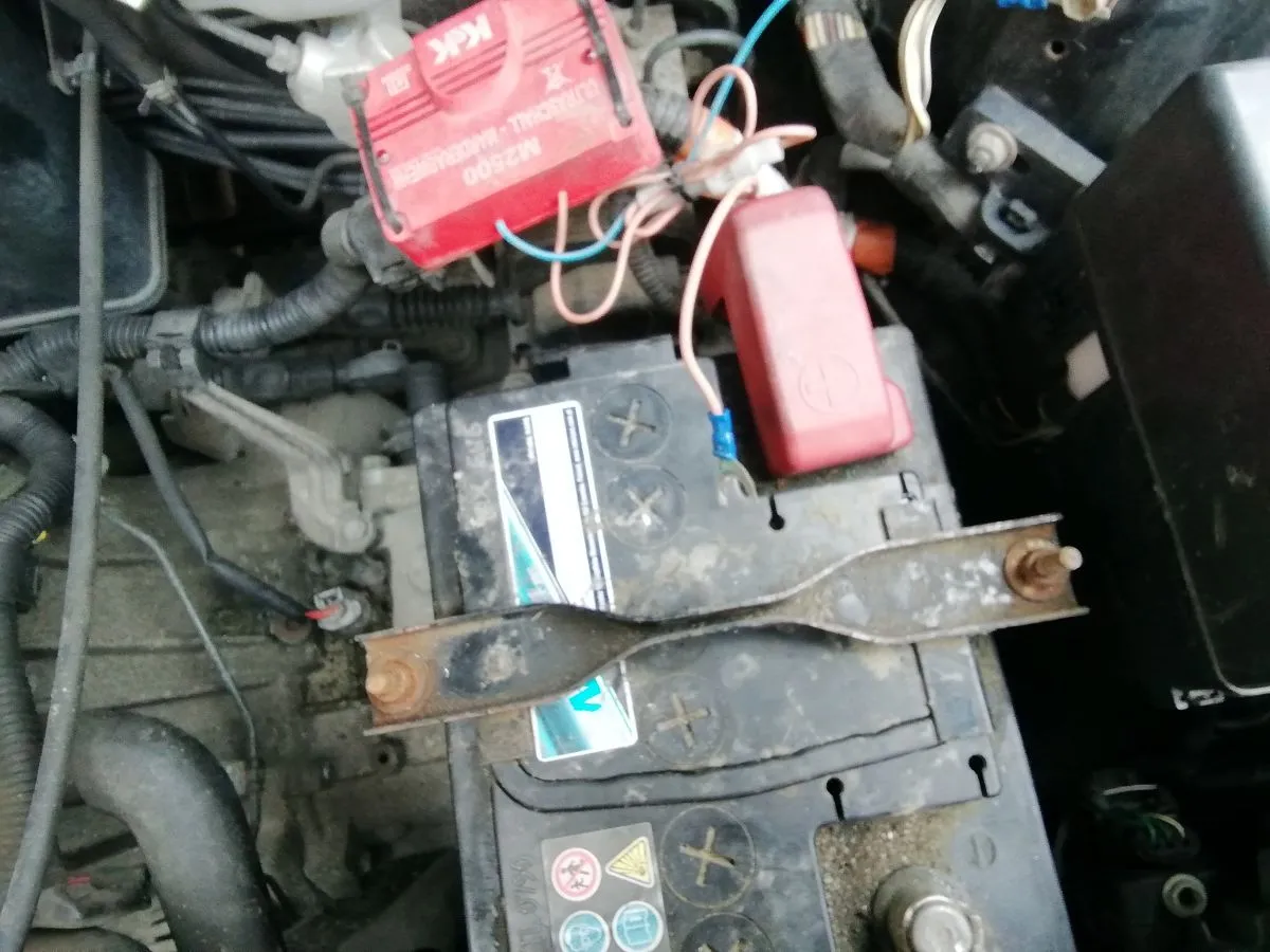 Zdjęcie Jaki akumulator do toyoty yaris 1.3 benzyna - uniknij kosztownych błędów