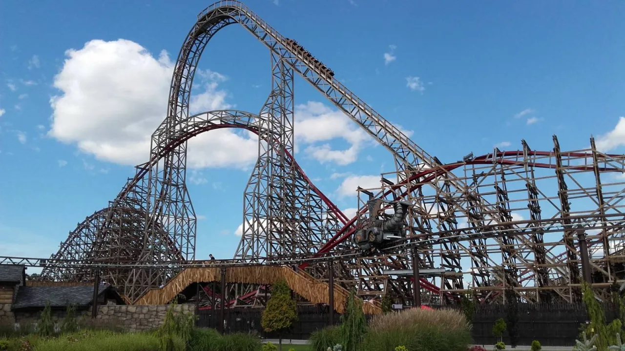 Zdjęcie Ile km od Krakowa do Energylandii? Sprawdź, jak szybko dojechać!