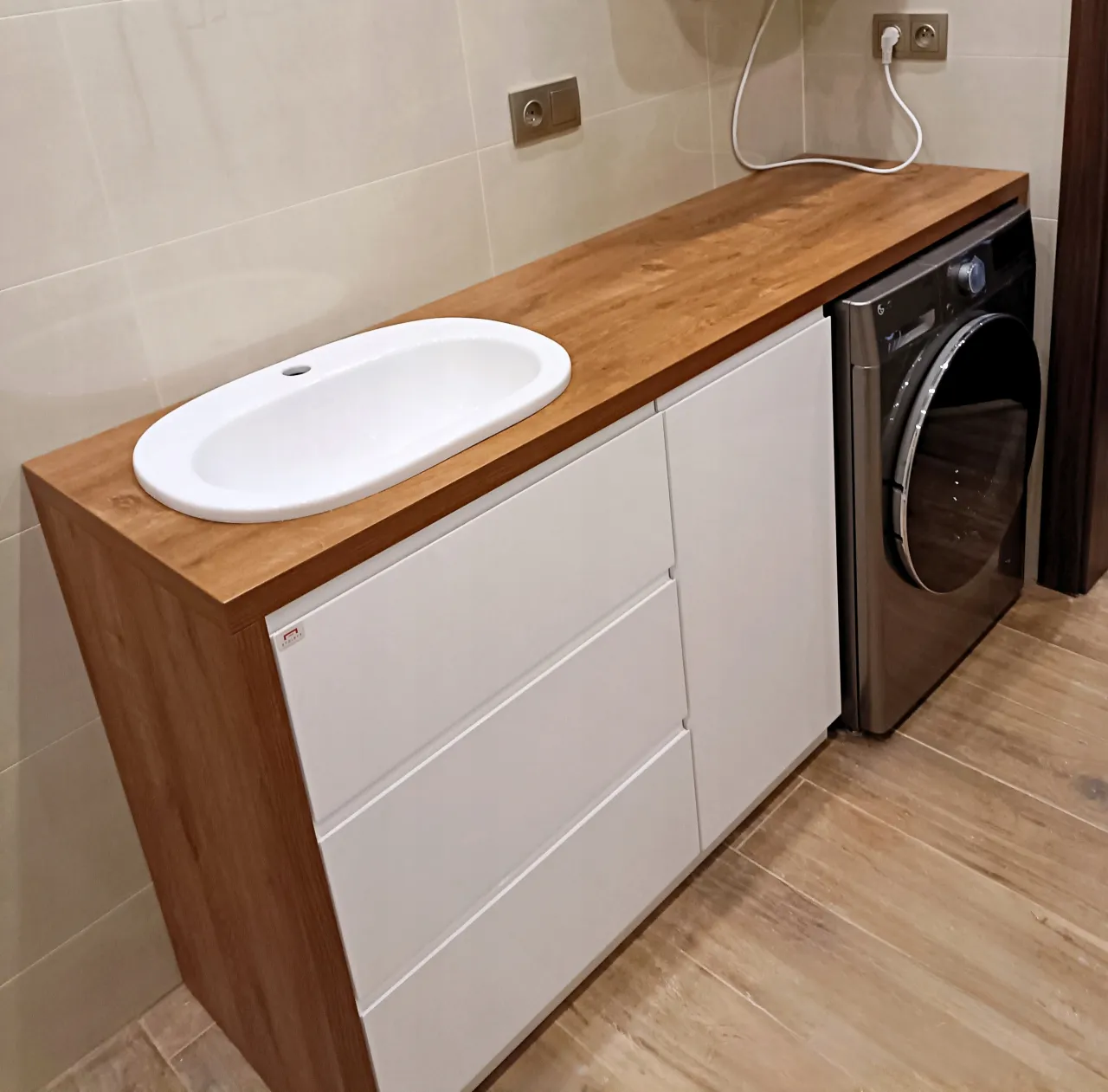 Zdjęcie Szafka łazienkowa pod umywalkę 150 cm - sprawdź nasz ranking i opinie