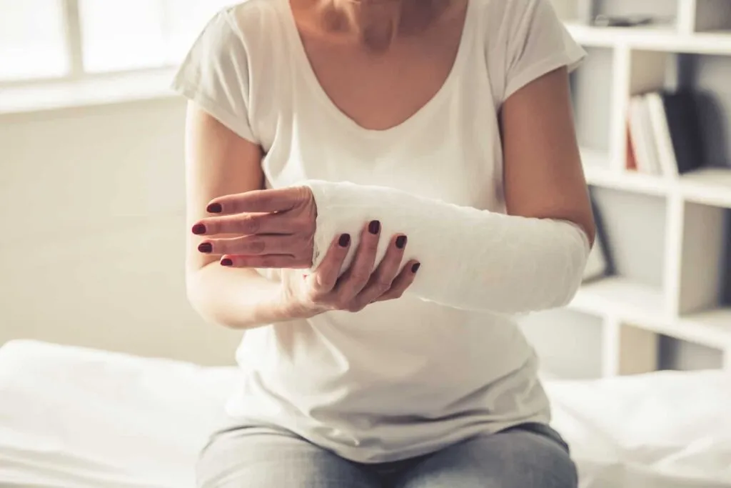 Zdjęcie Jak skręcić rękę: skuteczne metody leczenia i rehabilitacji