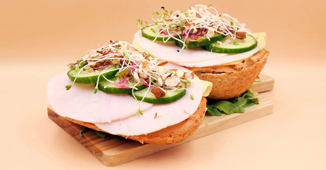 Zdjęcie Ile kcal ma kanapka z pasztetem? Zaskakujące fakty i porady