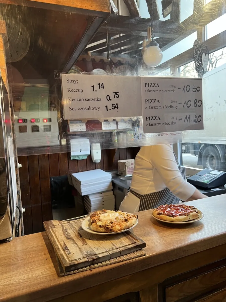 Zdjęcie Gdzie wynaleziono pizzę? Odkryj fascynującą historię jej powstania