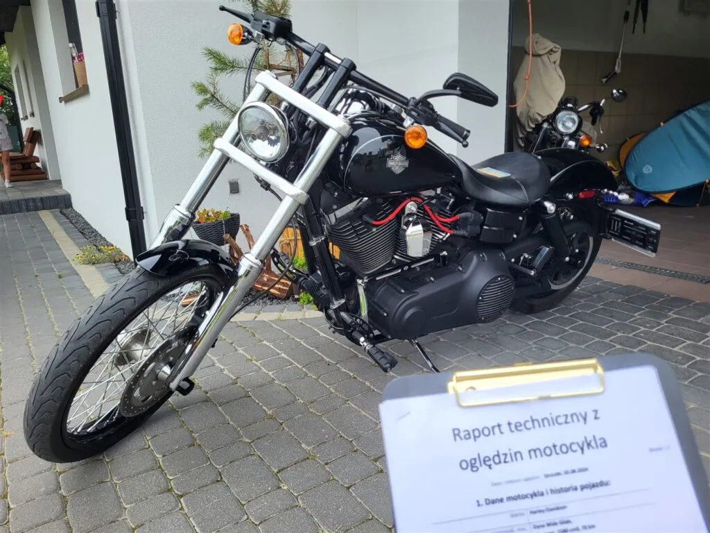 Zdjęcie Ile kosztuje wymiana oleju w motocyklu? Sprawdź ceny i czynniki wpływające na koszt