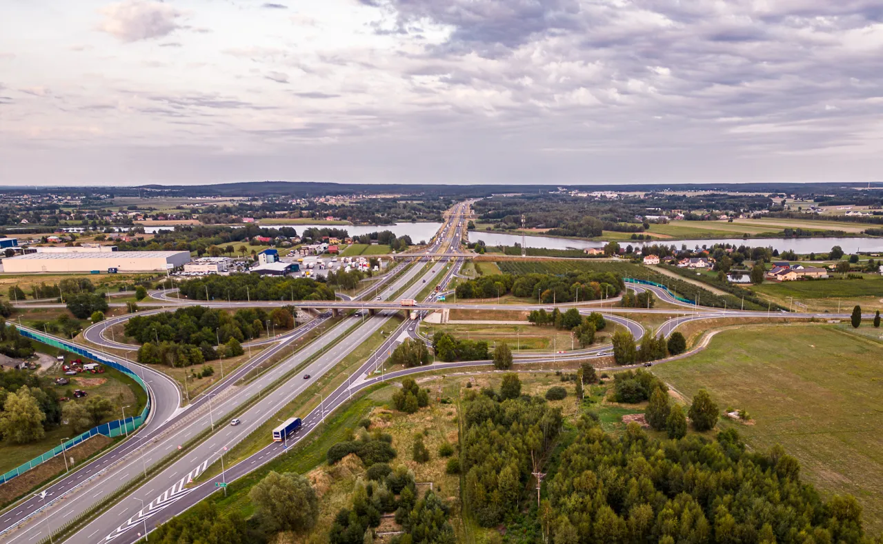 Zdjęcie Kto obecnie posiada autostradę A2? Zaskakujące zmiany właścicielskie!
