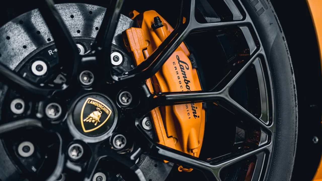 Zdjęcie Lamborghini jaki kraj - odkryj włoską legendę motoryzacji