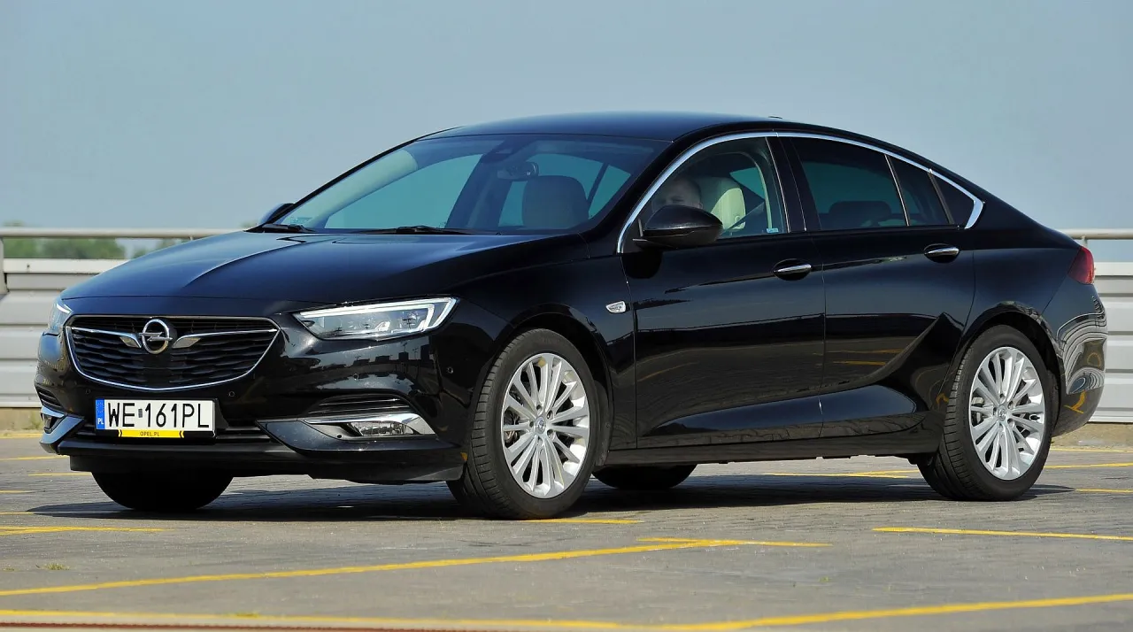 Zdjęcie Opel Insignia jaki silnik - wybierz najlepszą jednostkę dla siebie