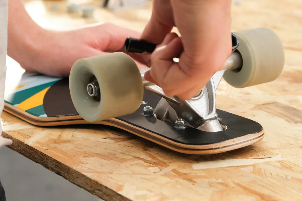 Zdjęcie Jakie buty na longboard: wybierz najlepsze obuwie dla komfortu i stylu