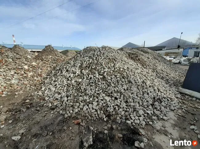 Zdjęcie Ile kosztuje kruszywo na drogę? Sprawdź ceny i oszczędź!