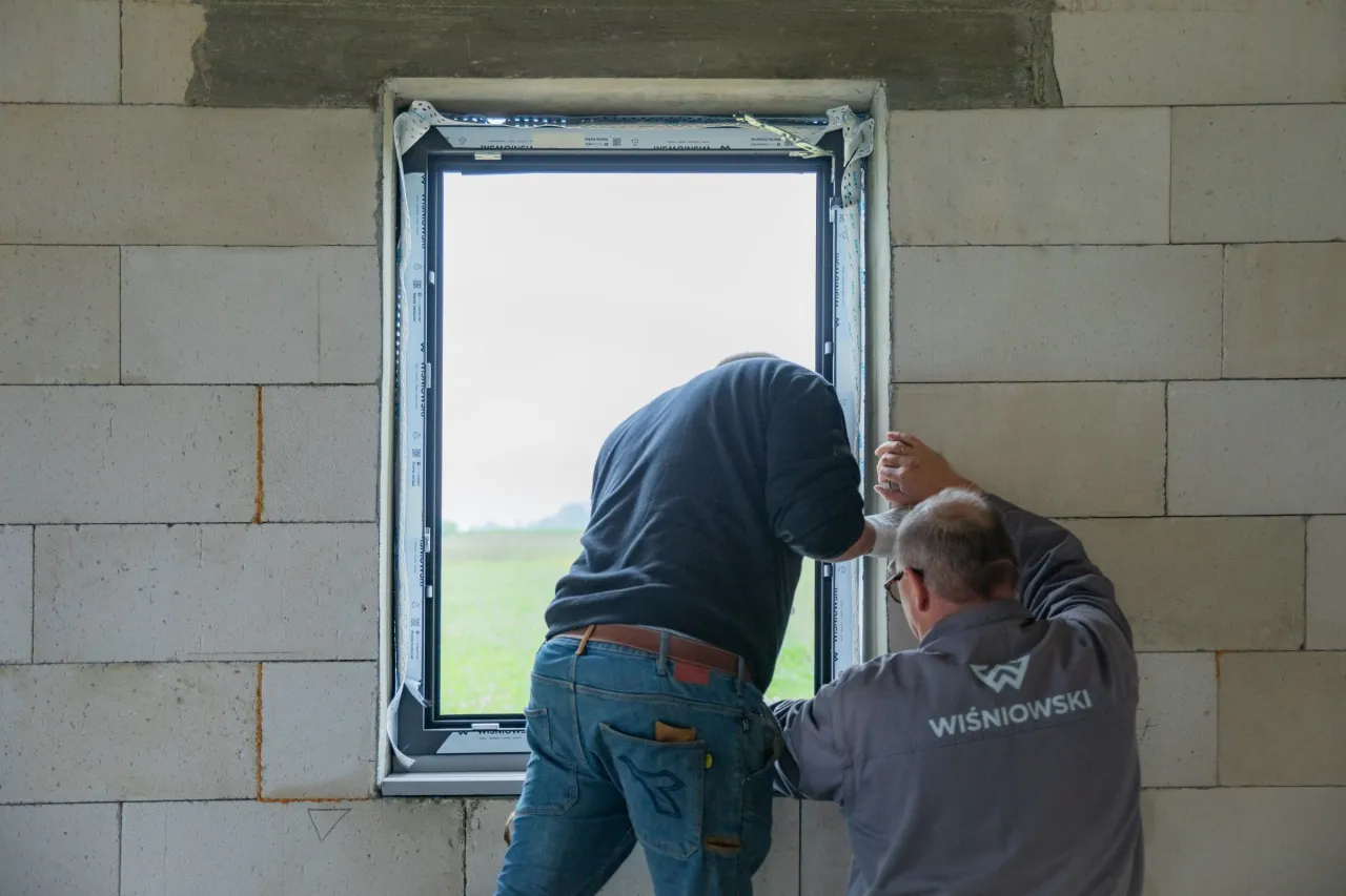 Zdjęcie Jak długo trwa montaż okien? Sprawdź, co wpływa na czas instalacji