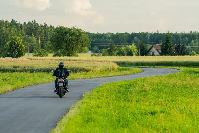 Zdjęcie Najlepsze trasy motocyklowe Mazowieckie: atrakcje, długość i porady bezpieczeństwa