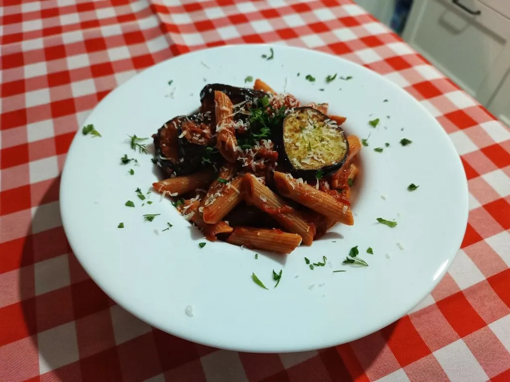 Zdjęcie Penne alla norma – prosty przepis na pyszne sycylijskie danie