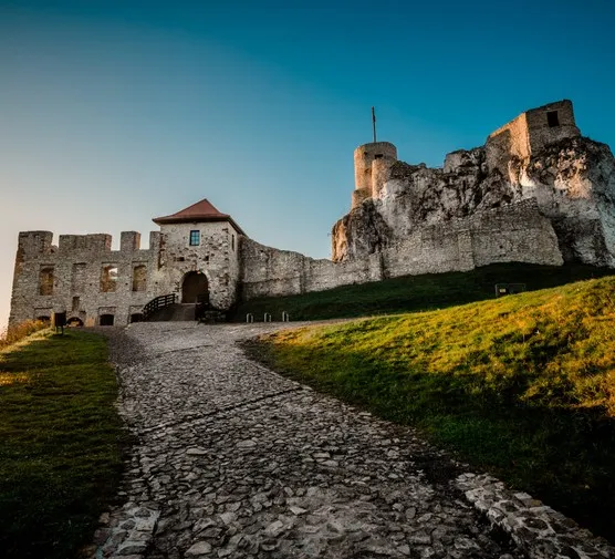 Zdjęcie Poznaj historię Zamku Kliczków - klejnotu Dolnego Śląska