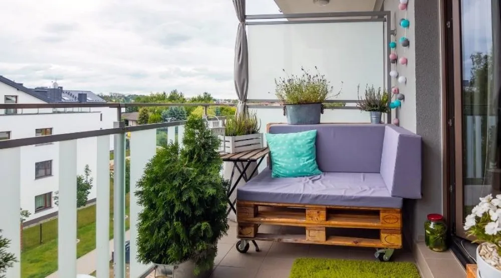 Zdjęcie Jak zabudować balkon w bloku? Kluczowe informacje i porady praktyczne