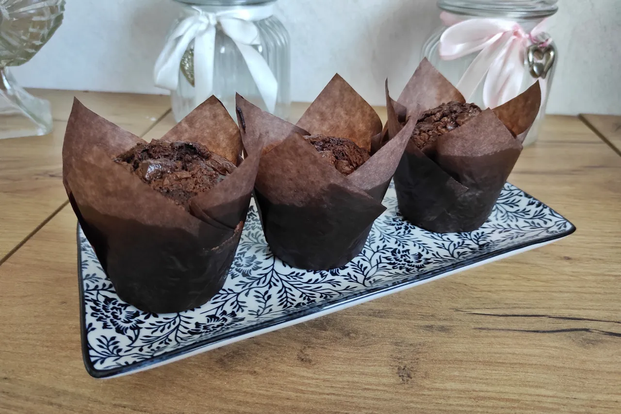 Zdjęcie Ile piec muffinki czekoladowe, aby były idealnie puszyste?