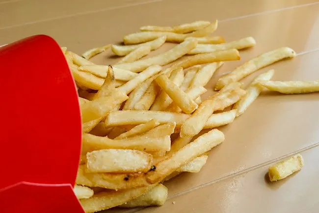 Zdjęcie Ile kalorii ma frytki z KFC? Zaskakujące fakty o kaloryczności