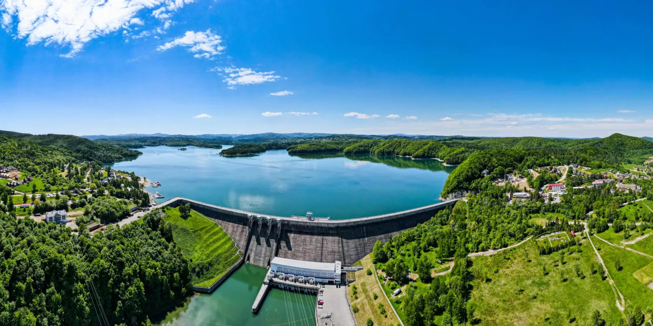 Zdjęcie Energia wodna definicja i jej znaczenie jako odnawialne źródło energii