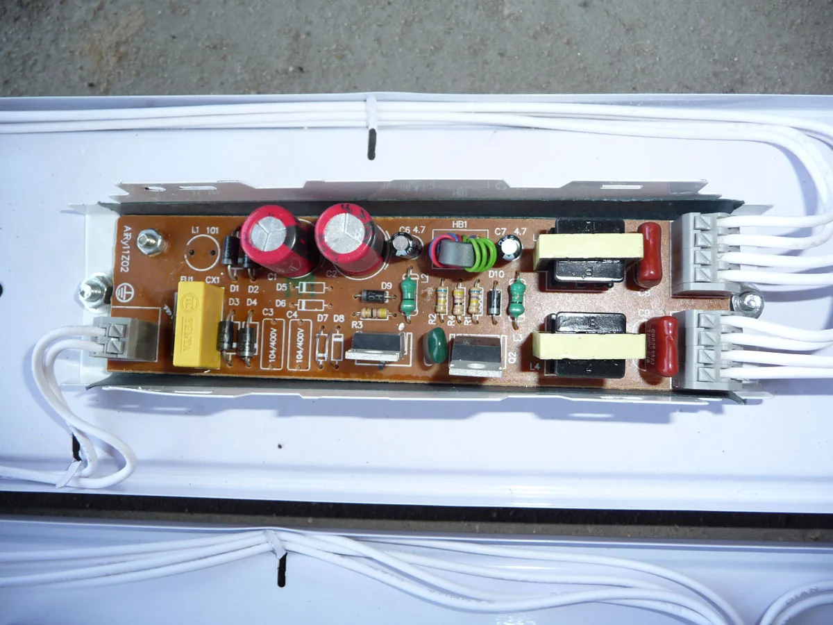 Zdjęcie Jak naprawić statecznik elektroniczny w 5 prostych krokach - poradnik eksperta