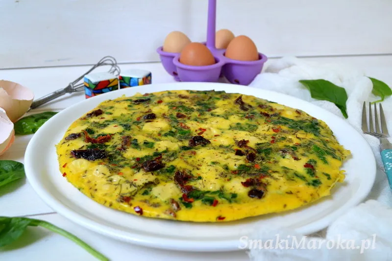Zdjęcie Najlepszy przepis na omlet ze szpinakiem i suszonymi pomidorami - krok po kroku
