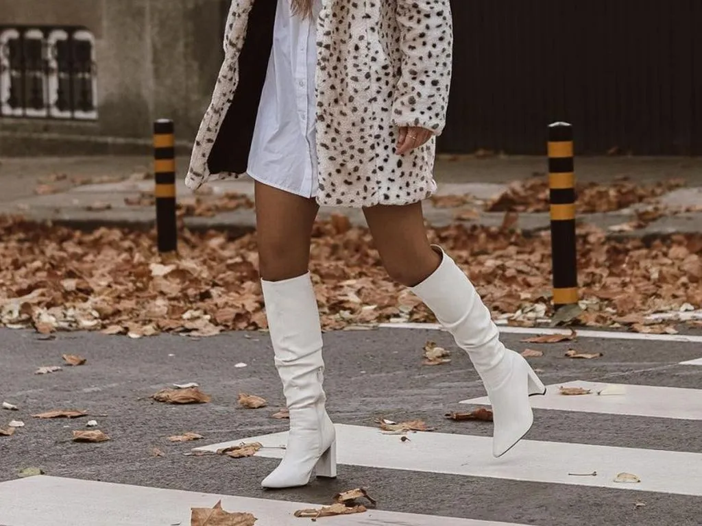 Zdjęcie Białe kozaki: modny trend i jak je stylizować w tym sezonie