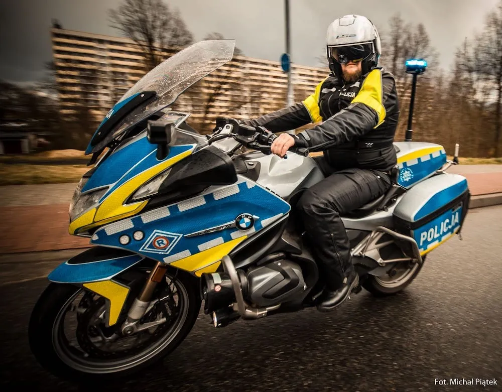 Zdjęcie Co grozi za jazdę motorowerem bez uprawnień? Sprawdź kary i konsekwencje