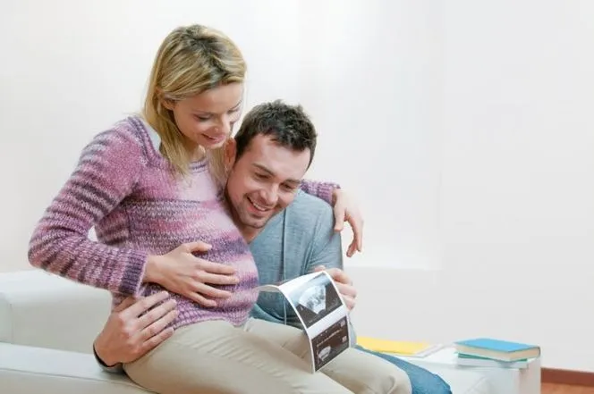 Zdjęcie Syndrom kuwady objawy: Jakie symptomy mogą zaskoczyć mężczyzn?