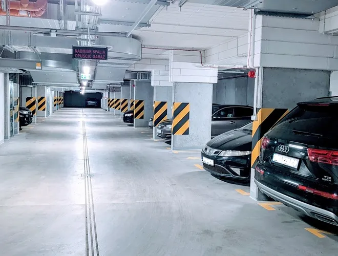 Zdjęcie Gdzie zaparkować na lotnisku Chopina? Sprawdź najlepsze opcje parkingowe