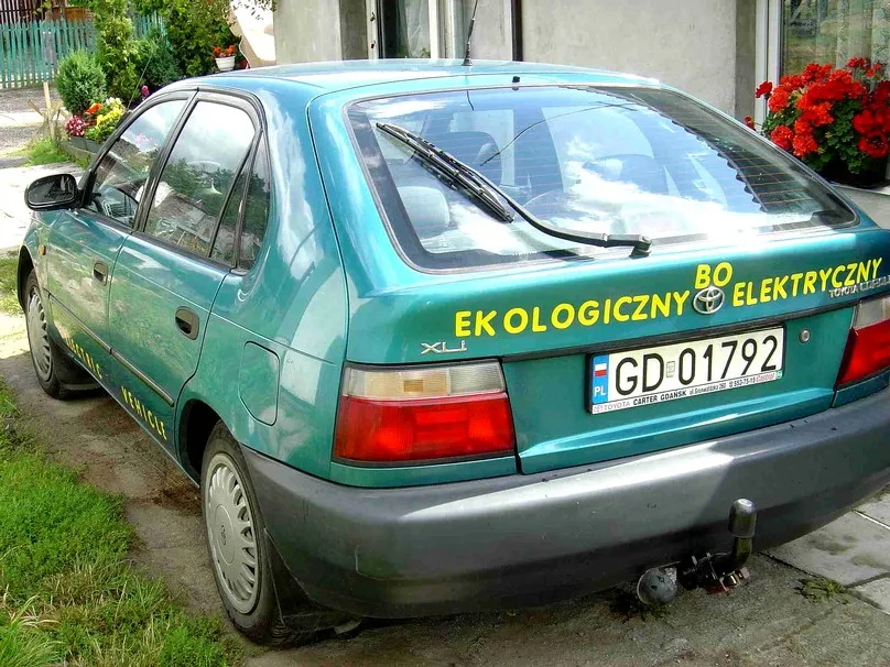 Zdjęcie Kto przerabia samochody na elektryczne? Koszty, korzyści i wyzwania konwersji