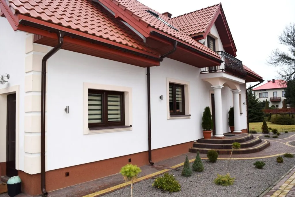 Zdjęcie Jak zrobić cokół na elewacji - uniknij najczęstszych błędów w budowie