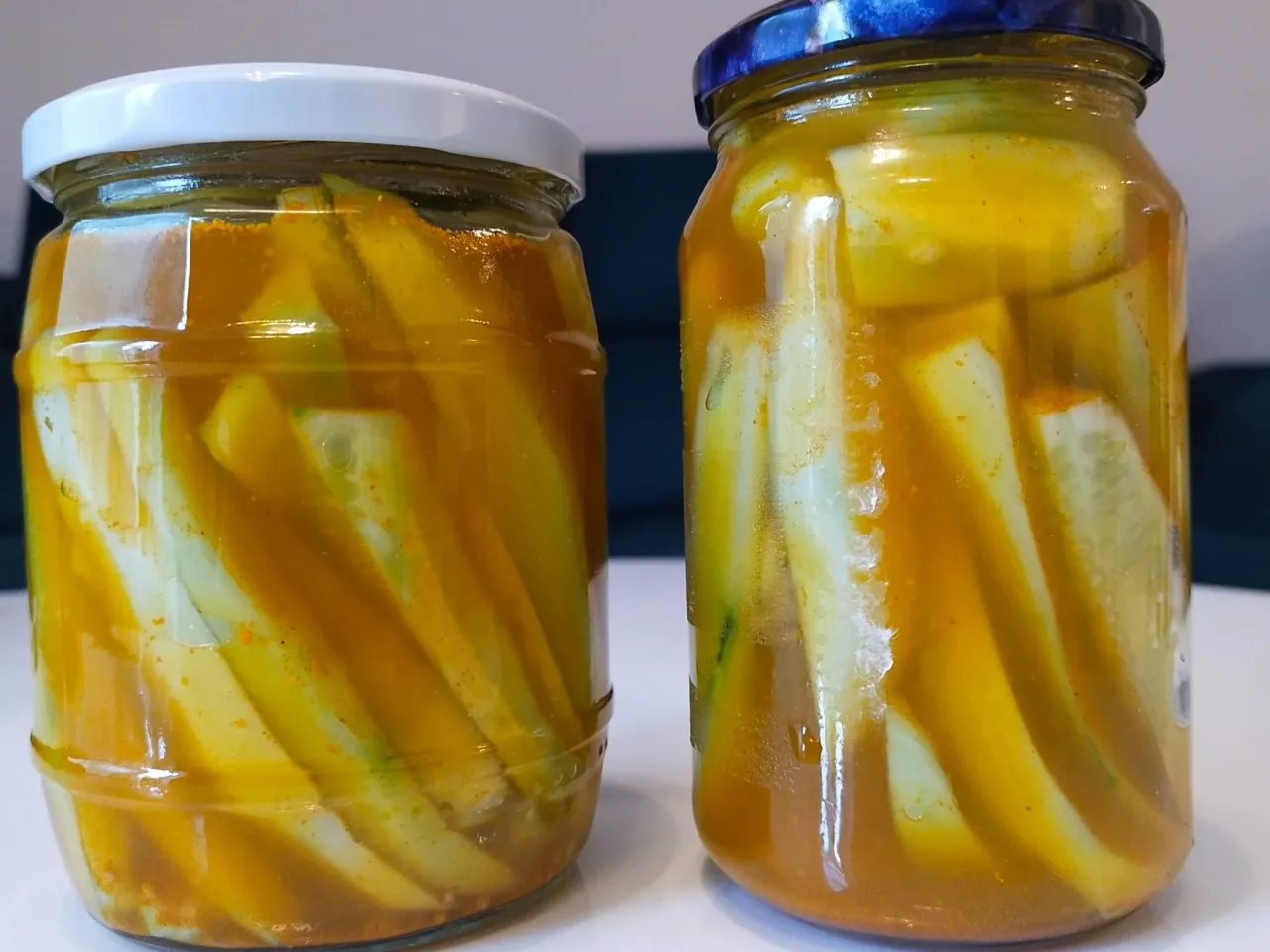 Zdjęcie Jak zrobić ogórki w curry - prosty przepis na pyszne przetwory