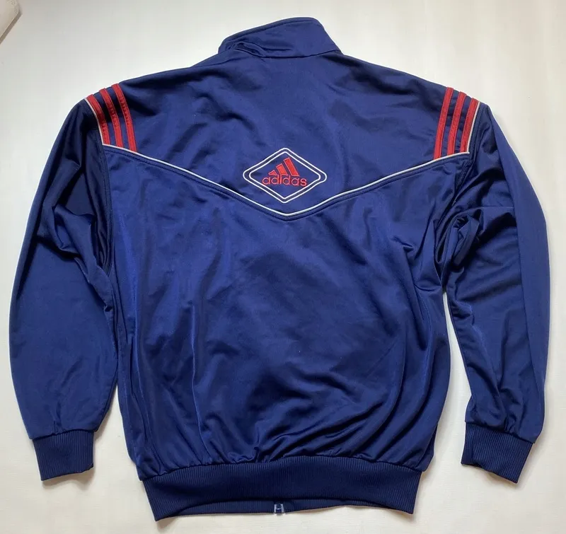 Zdjęcie Jak sprawdzić czy bluza adidas jest oryginalna i uniknąć oszustwa