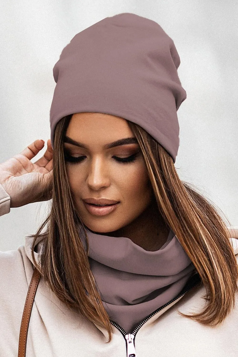 Zdjęcie Gdzie kupić czapkę beanie? Najlepsze sklepy i oferty, które musisz znać