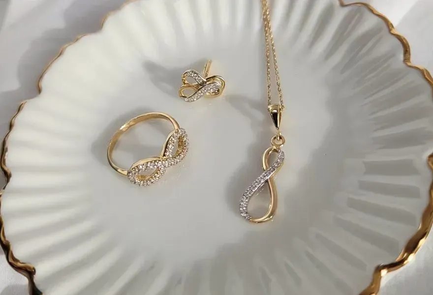 Zdjęcie Czy złoto próby 333 zmienia kolor? Oto, co musisz wiedzieć