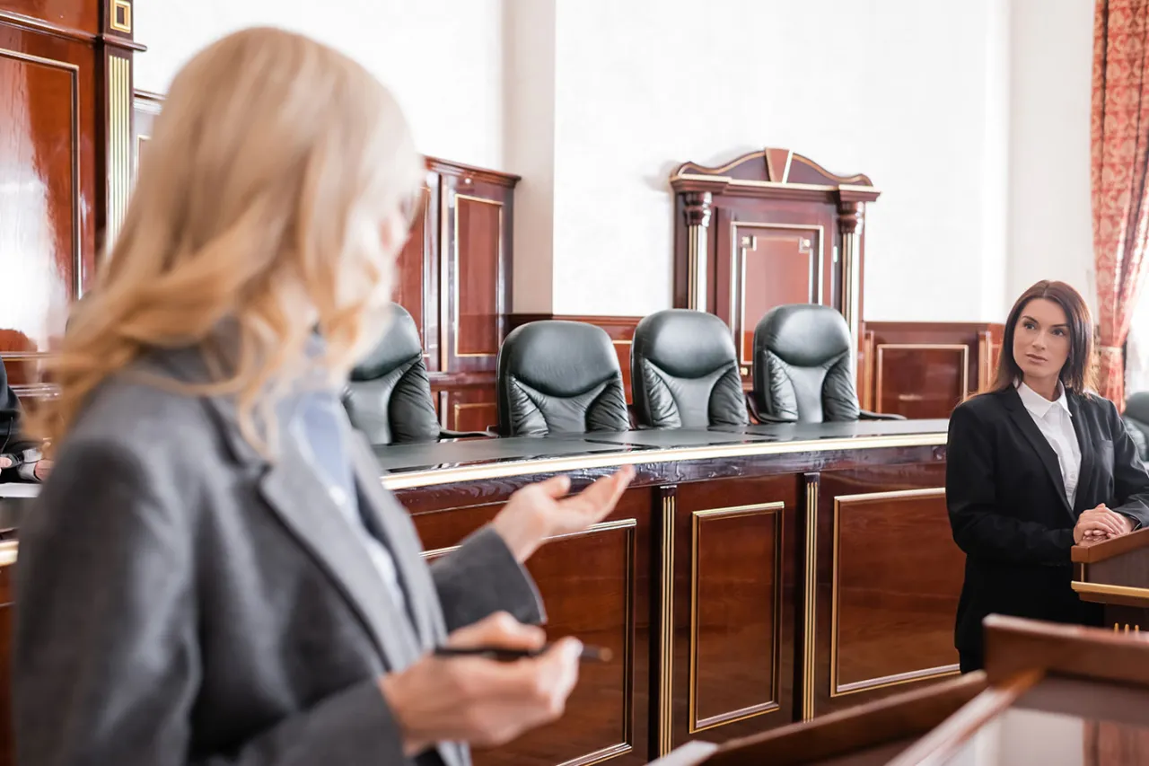 Zdjęcie Ile razy sąd może wezwać świadka? Nieobecność? Uniknij kary!