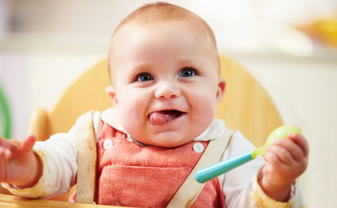 Zdjęcie Ile zjada 5 miesięczne dziecko? Sprawdź, czy twoje dziecko je wystarczająco