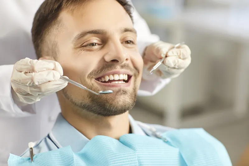Zdjęcie Co widzi dentysta podczas wizyty? Odkryj, co może cię zaskoczyć