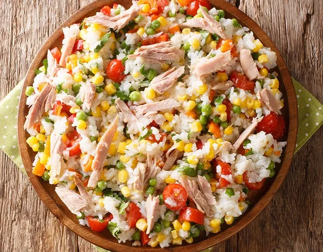 Zdjęcie Salade de riz : quels ingr&eacute;dients choisir pour une salade parfaite ?