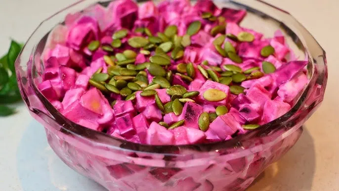 Zdjęcie Jak zrobić sałatkę z burak&oacute;w? Przepisy, triki i idealny sos