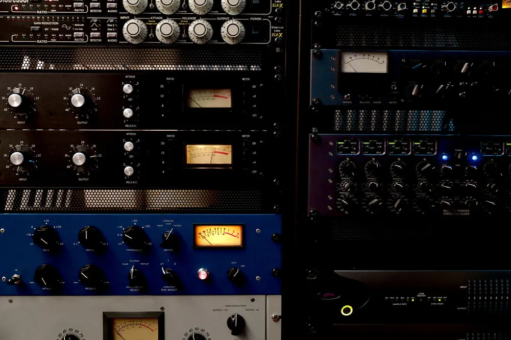 Zdjęcie Mastering muzyczny: poznaj kompletny proces udoskonalania dźwięku i techniki