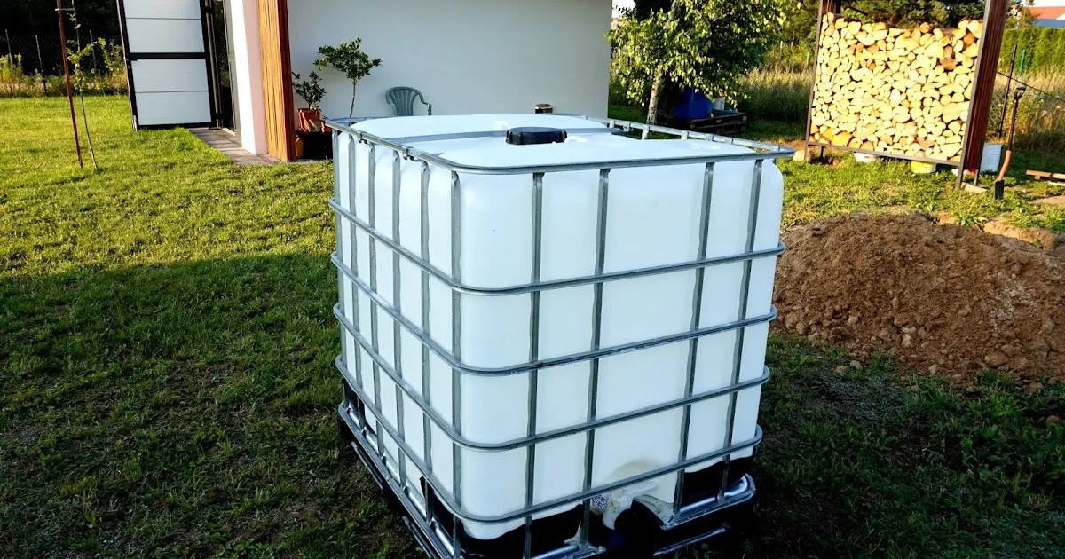 Zdjęcie Jak ustawić zbiornik na deszczówkę, aby uniknąć problemów z instalacją