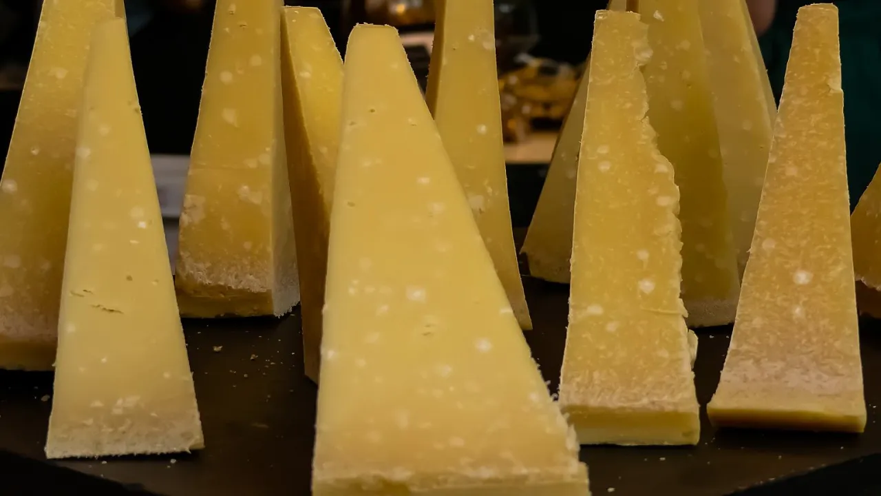 Zdjęcie Czy parmezan jest wegetariański? Sprawdź, co musisz wiedzieć