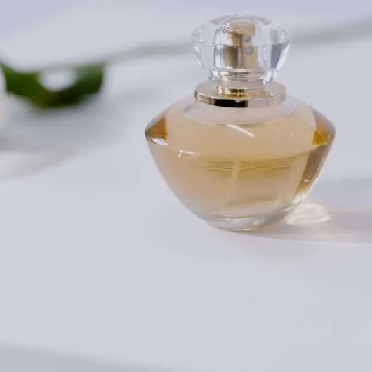 Zdjęcie Jak rozpoznać oryginalny tester perfum i uniknąć podróbek